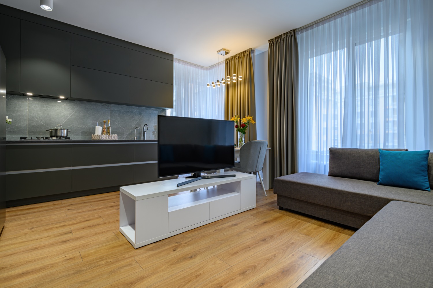 Laminate Flooring Image 1